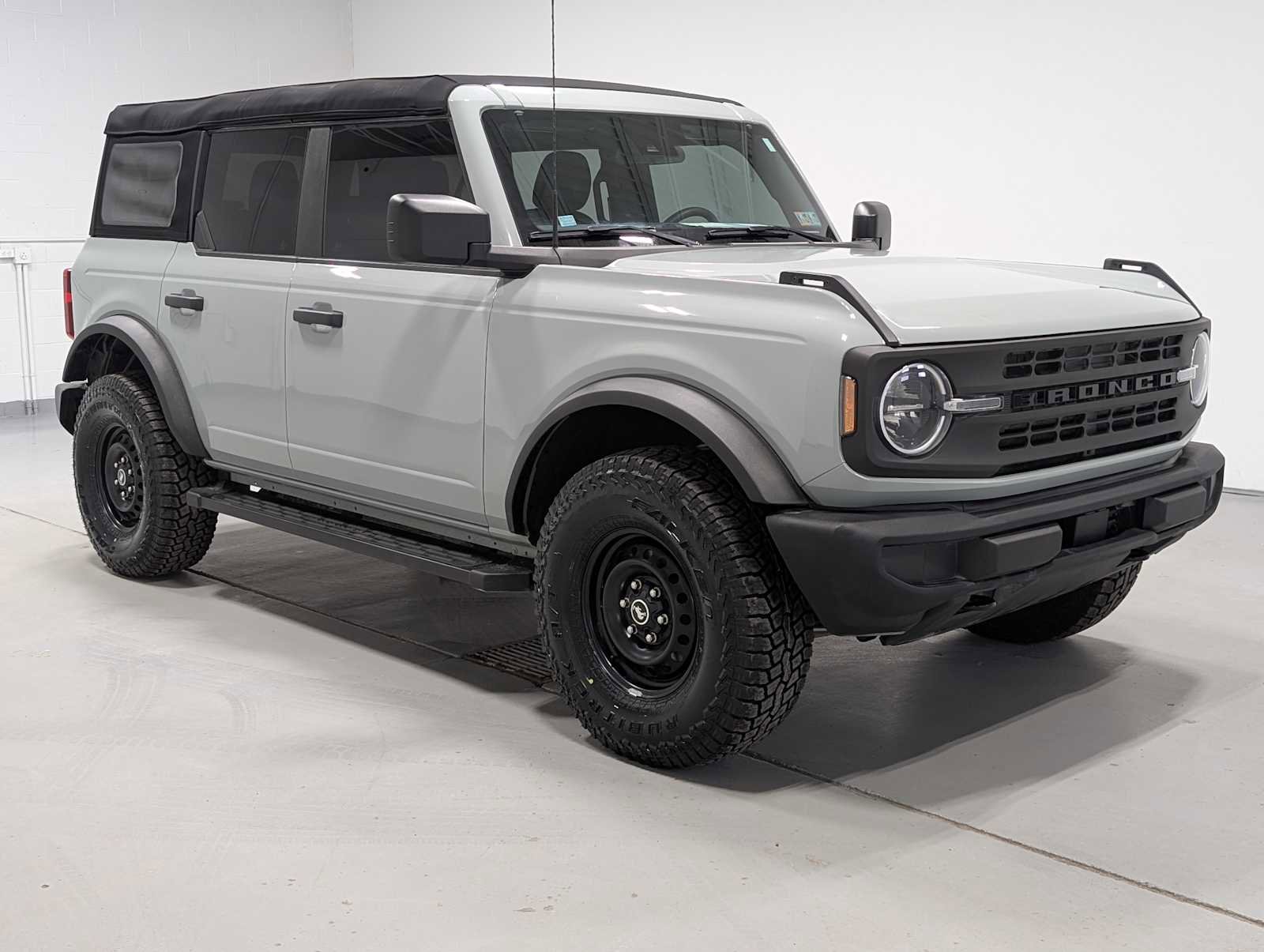 Used 2023 Ford Bronco 4-Door image 6