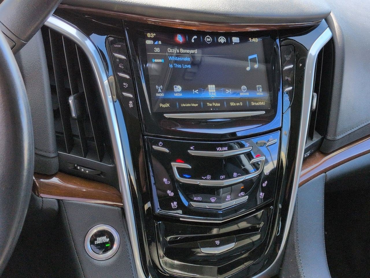 Used 2020 Cadillac Escalade ESV 2WD image 15