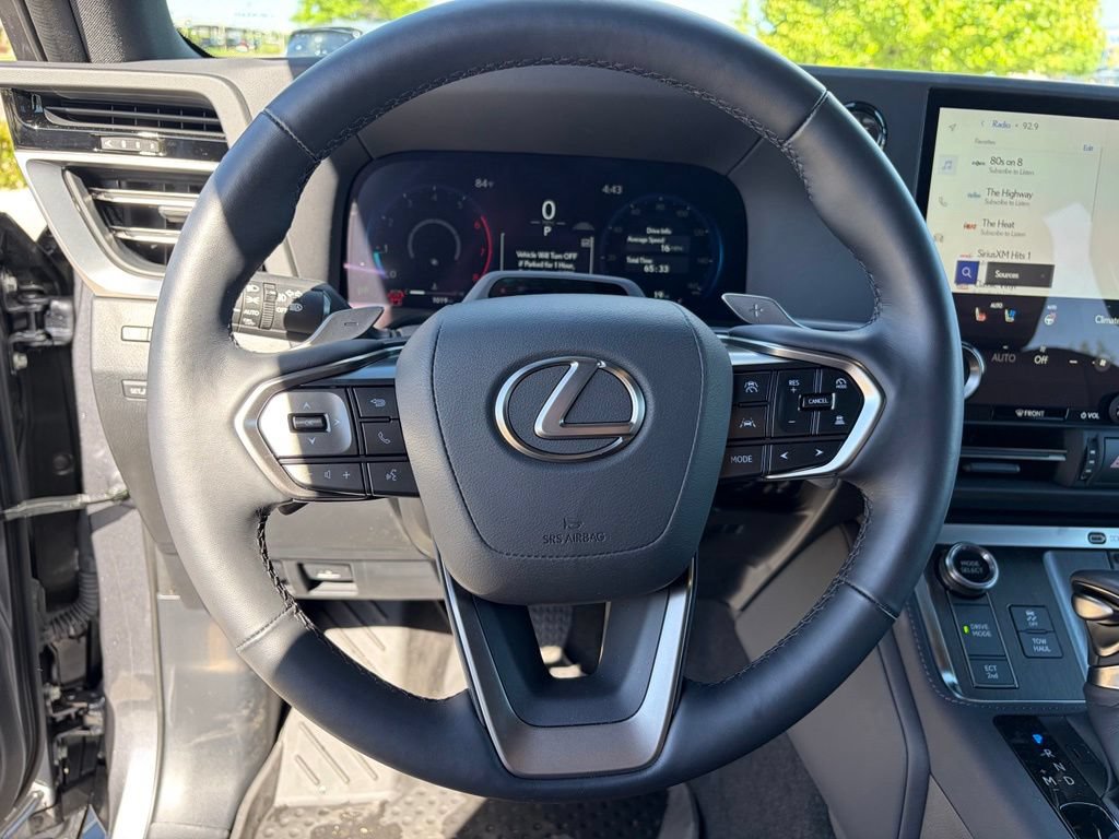 Used 2026 Lexus GX 550 w/ Accessory Package (2T) AWD/4WD image 29