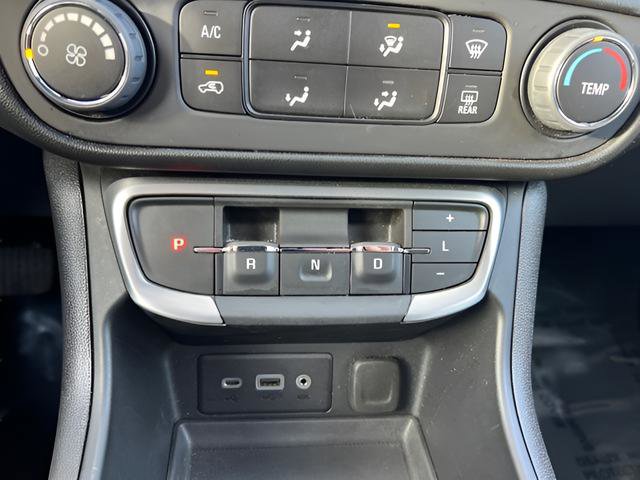 Used 2024 GMC Terrain SLE image 18