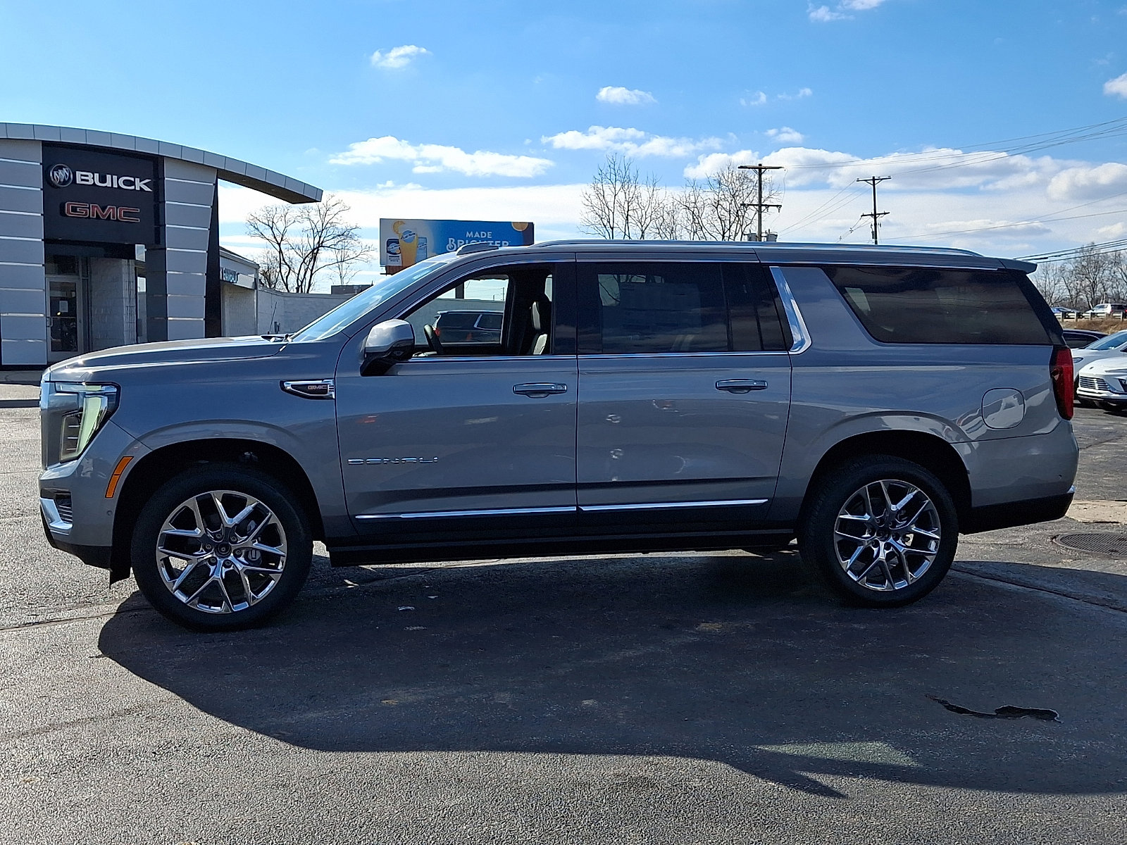 New 2026 GMC Yukon XL Denali w/ Sun & Power Step Package AWD/4WD image 5