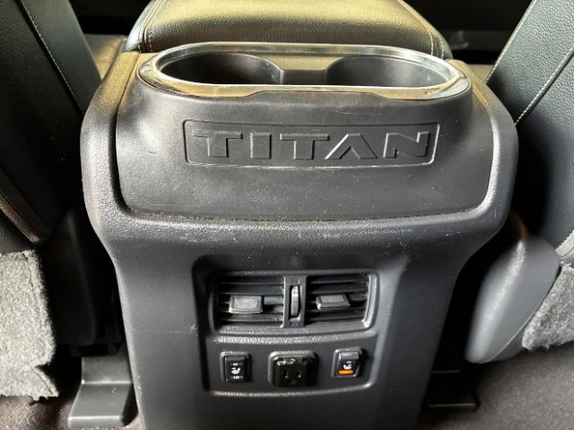 Used 2017 Nissan Titan PRO-4X w/ Pro-4x Convenience Package AWD/4WD image 17