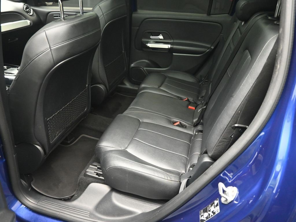 Used 2021 Mercedes-Benz GLB 250 w/ Premium Package image 23