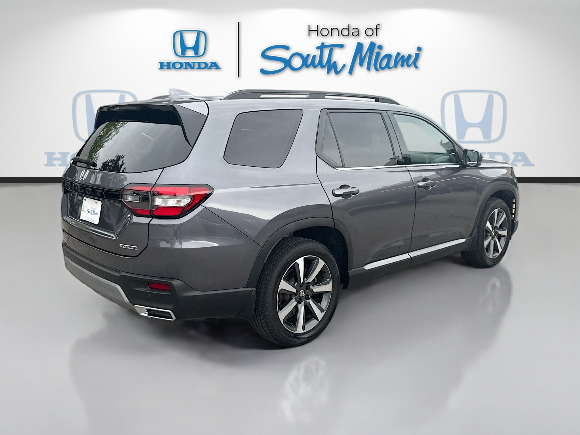 Certified 2025 Honda Pilot Touring image 7