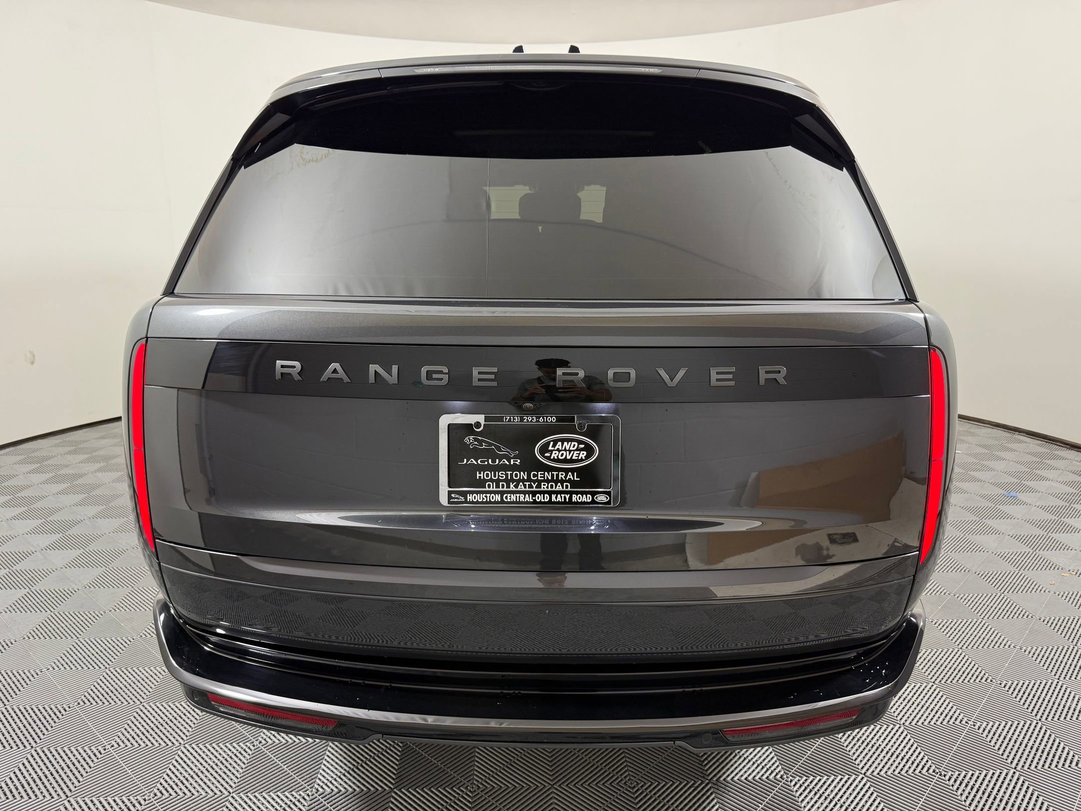 Used 2025 Land Rover Range Rover Long Wheelbase SE image 10