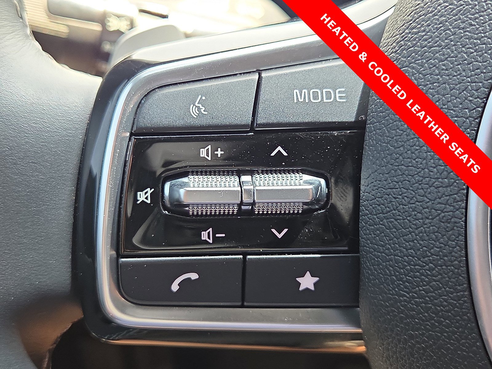 Used 2025 Kia Sorento SX Prestige AWD/4WD image 21