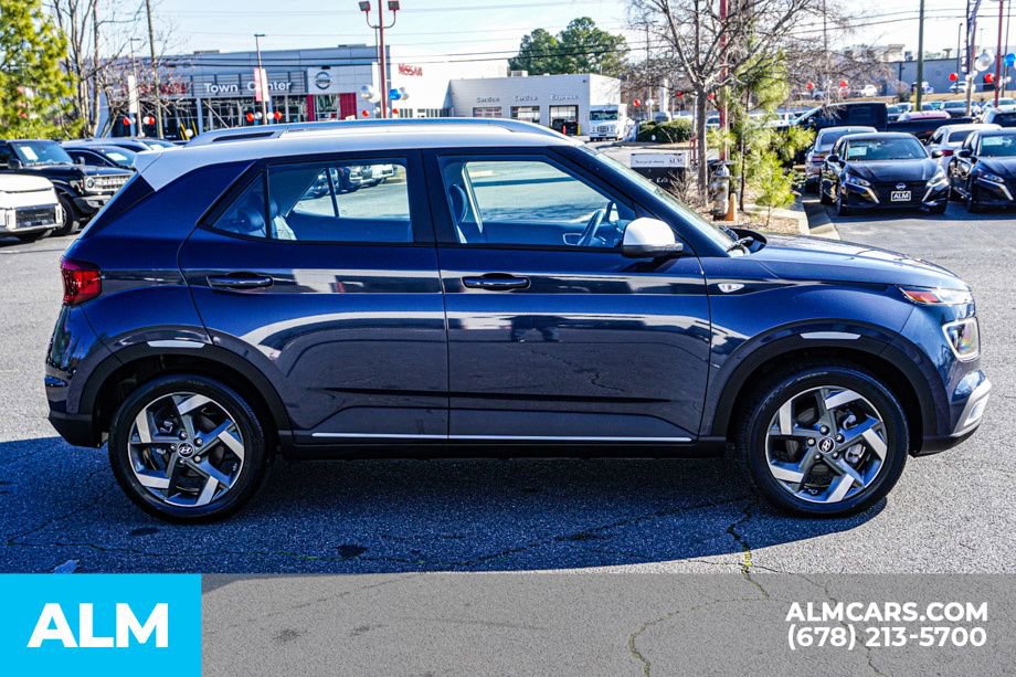 Used 2024 Hyundai Venue Limited image 9