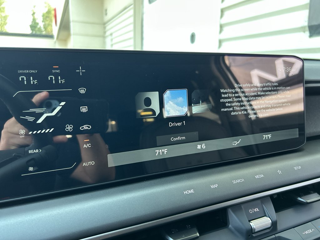 Certified 2026 Kia EV9 Wind AWD/4WD image 21