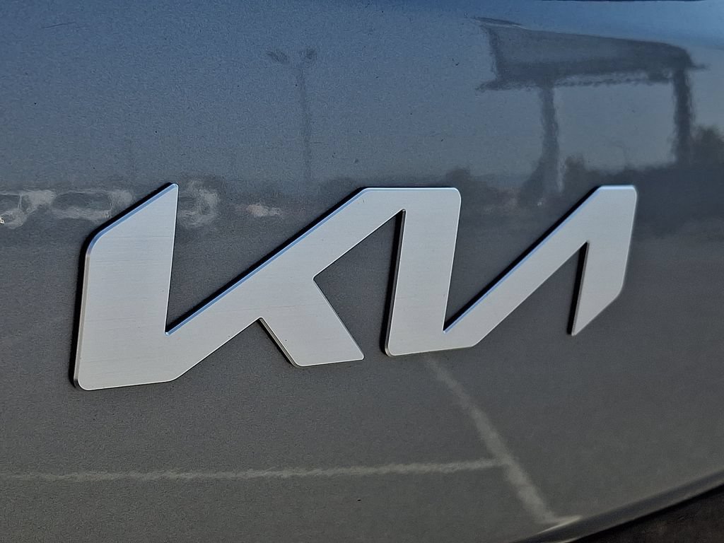 Used 2023 Kia Soul LX FWD image 28