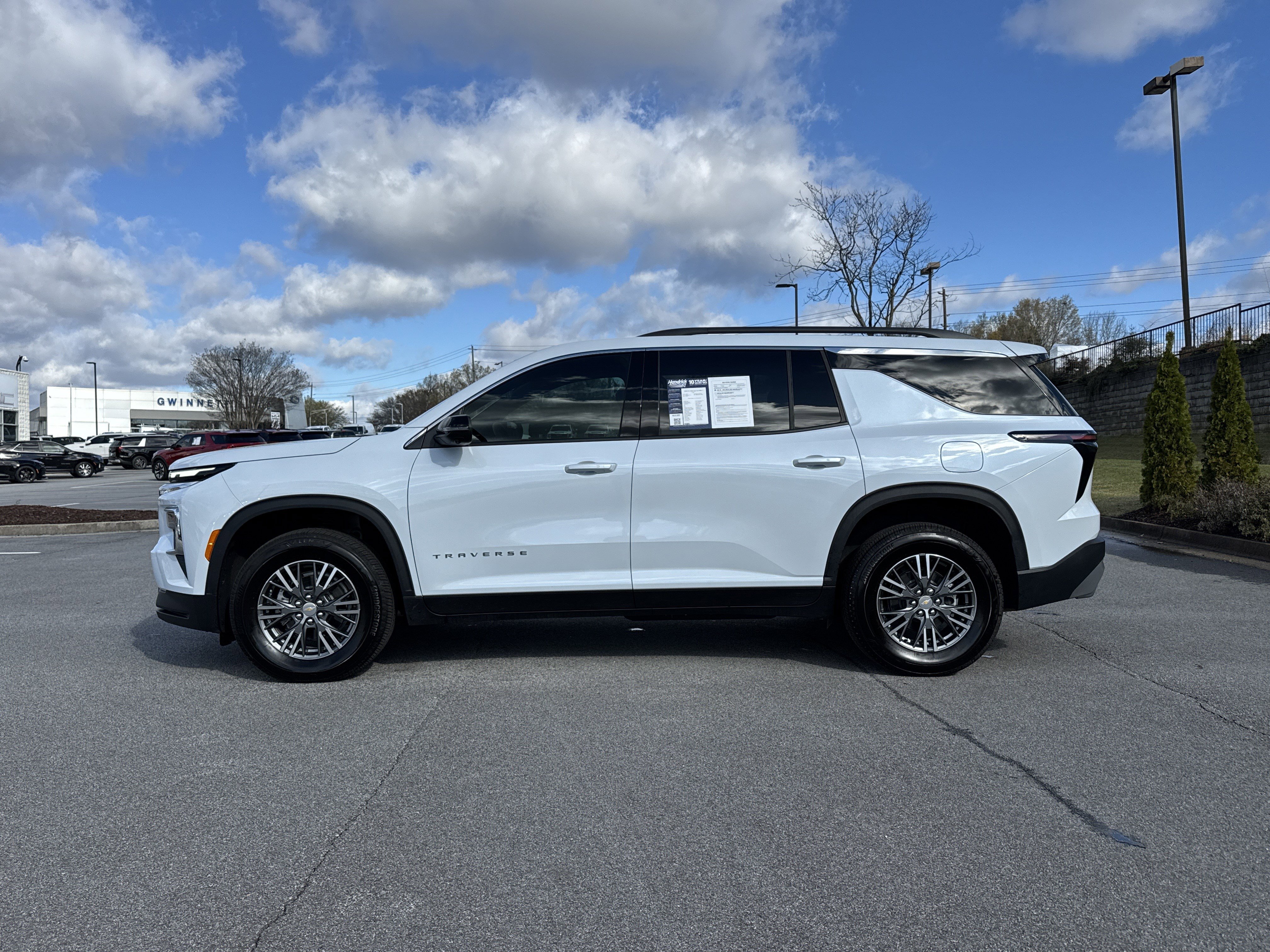 Used 2026 Chevrolet Traverse LT w/ Driver Confidence Package image 7