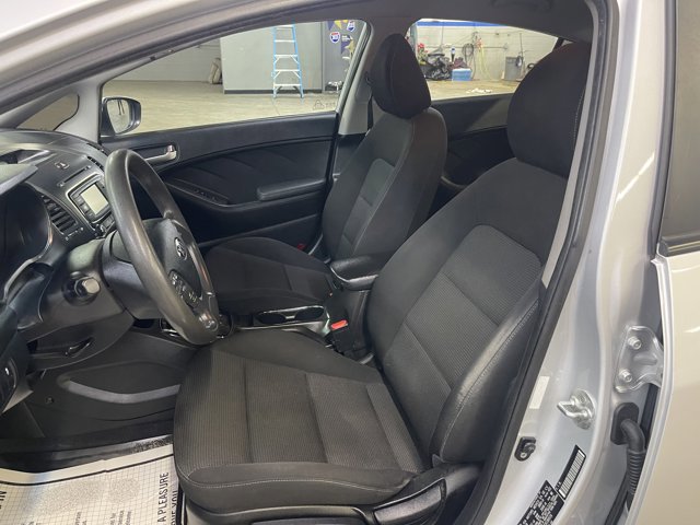 Used 2018 Kia Forte LX w/ LX Rear Camera Package image 11