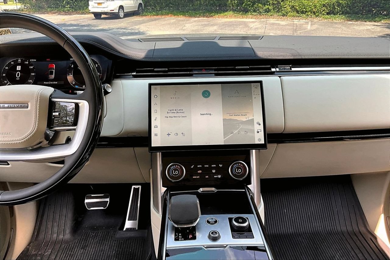 Used 2023 Land Rover Range Rover SE AWD/4WD image 9