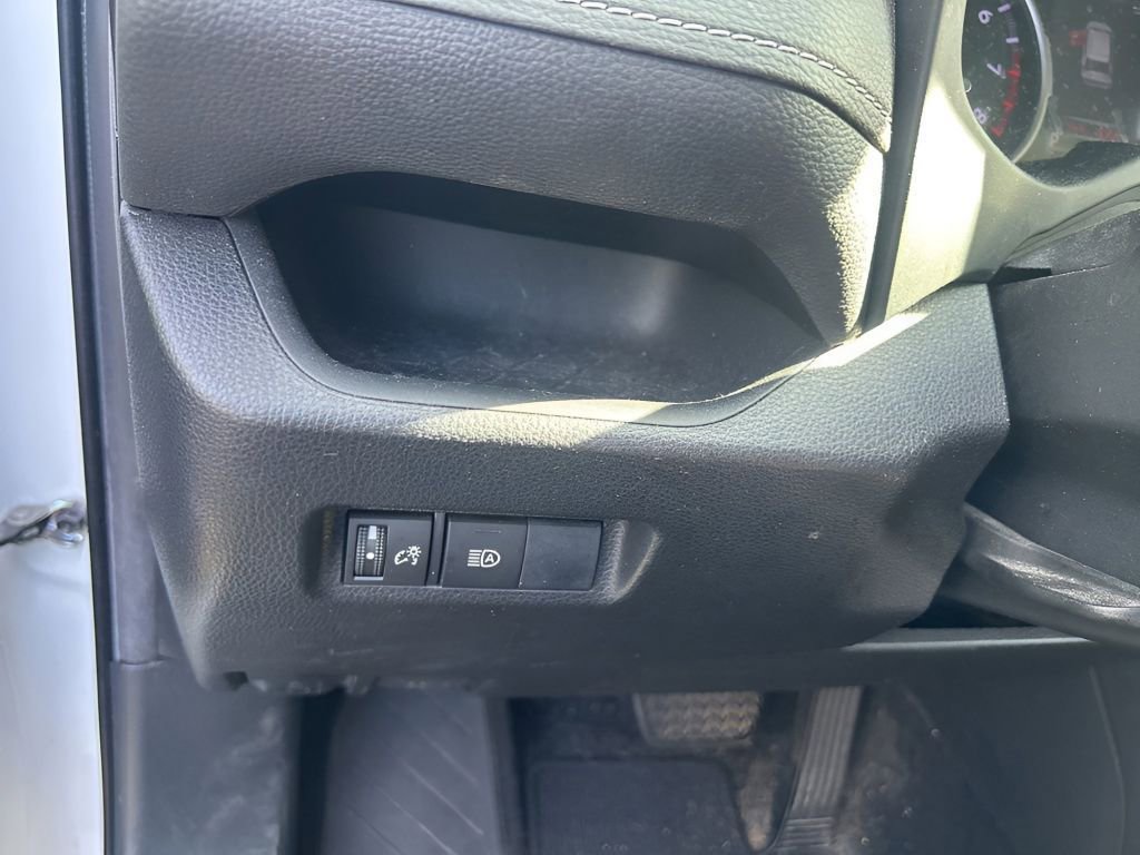 Used 2020 Toyota RAV4 LE w/ Carpet Mat Package AWD/4WD image 22