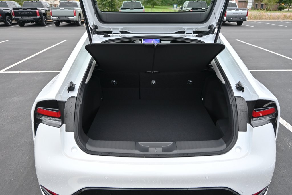 New 2027 Toyota Prius XLE AWD/4WD image 7