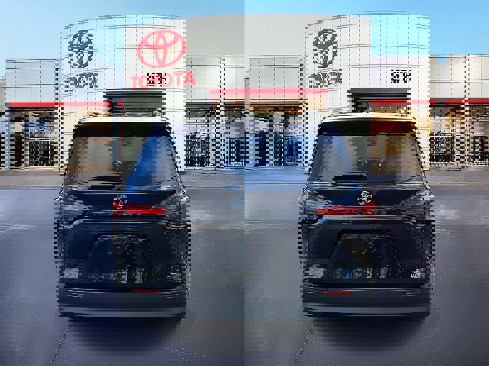 Used 2021 Toyota Sienna XLE w/ XLE Plus Package image 6