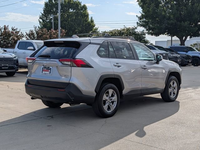 Used 2022 Toyota RAV4 XLE AWD/4WD image 6