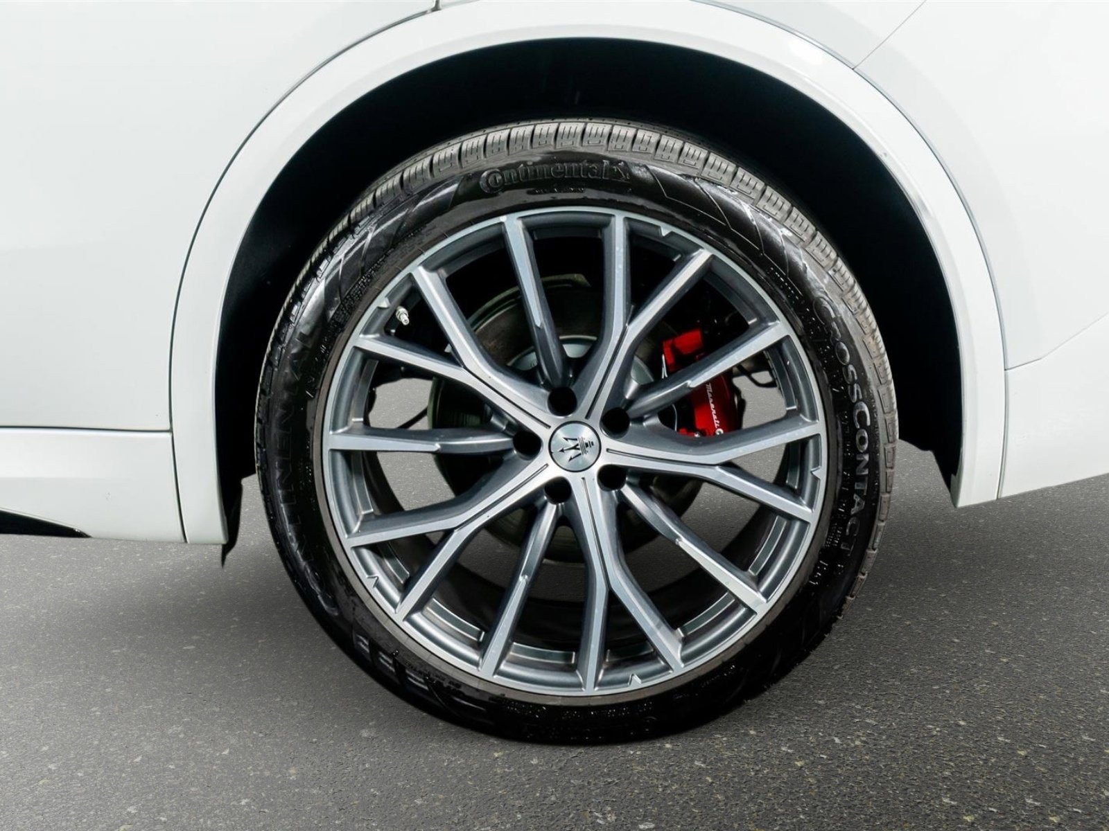 Used 2024 Maserati Grecale Modena AWD/4WD image 16