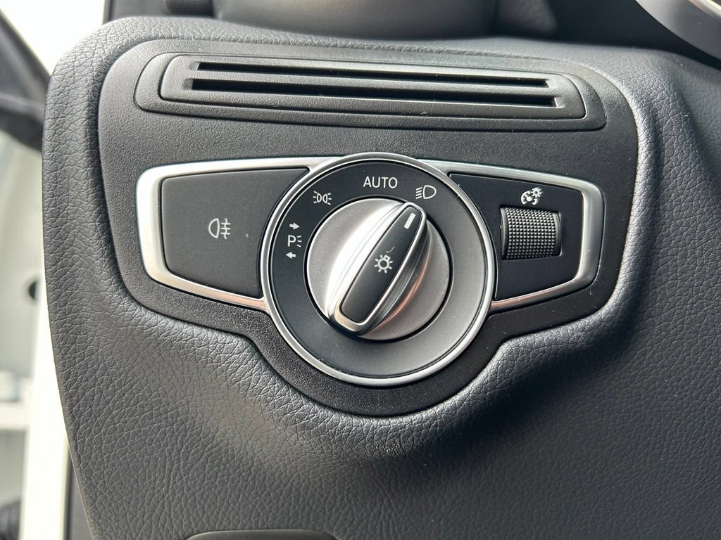 Used 2021 Mercedes-Benz GLC 300 4MATIC Coupe image 21