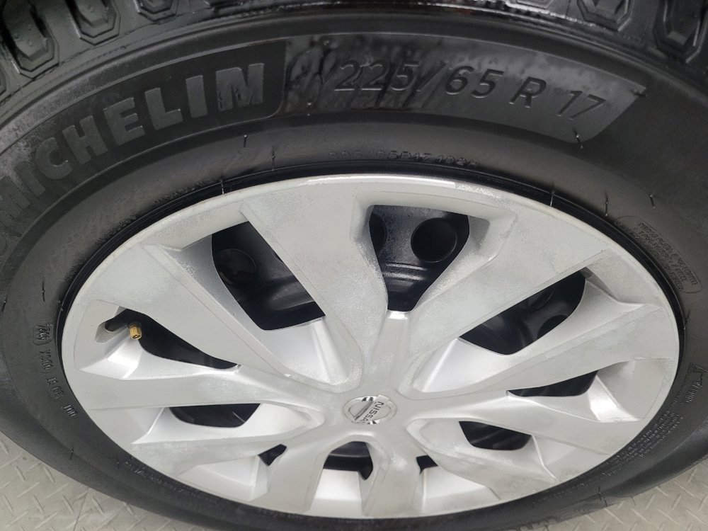 Used 2017 Nissan Rogue S w/ Appearance Package image 31