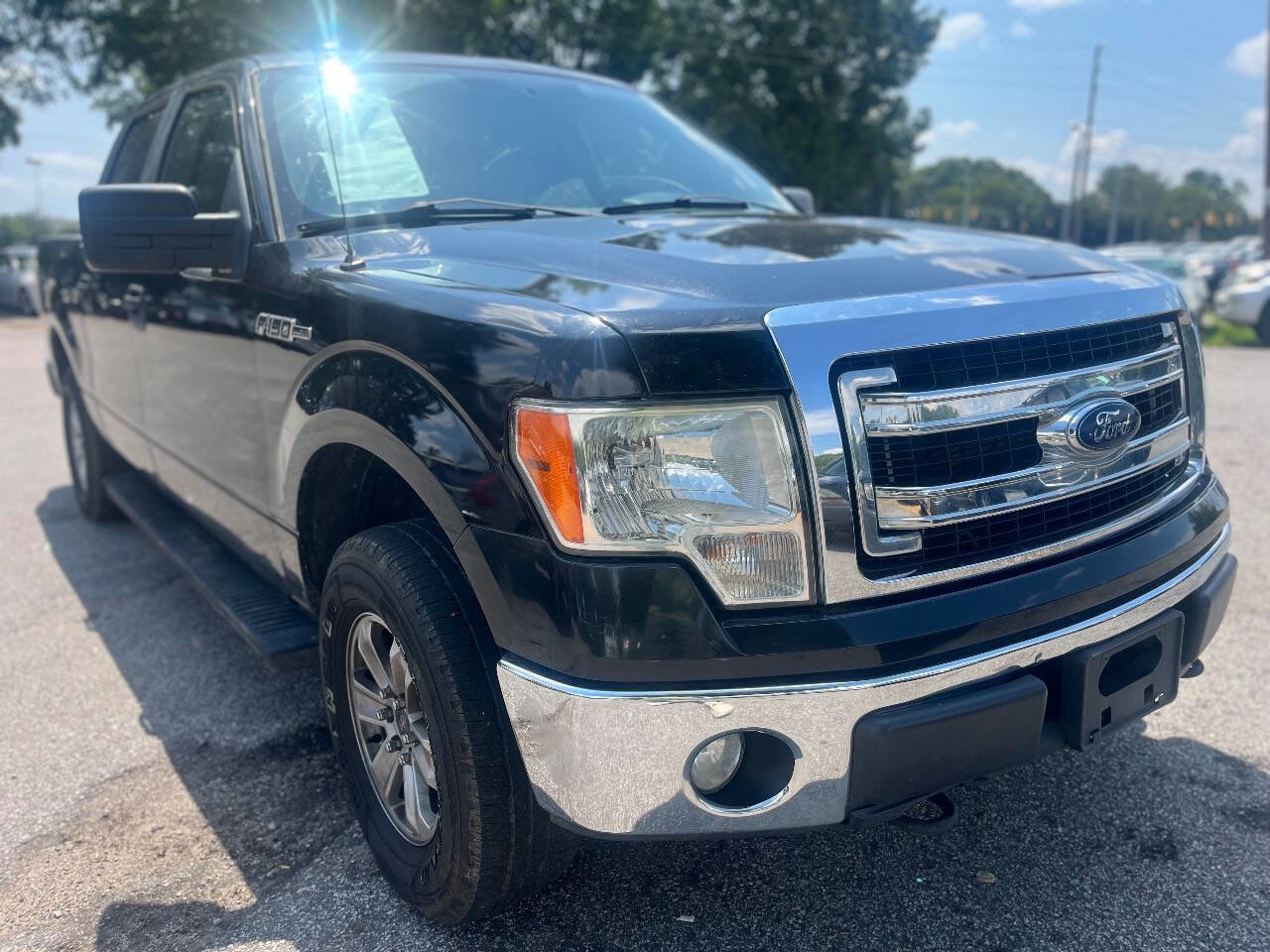 Used 2014 Ford F150 XLT w/ Trailer Tow Package image 3