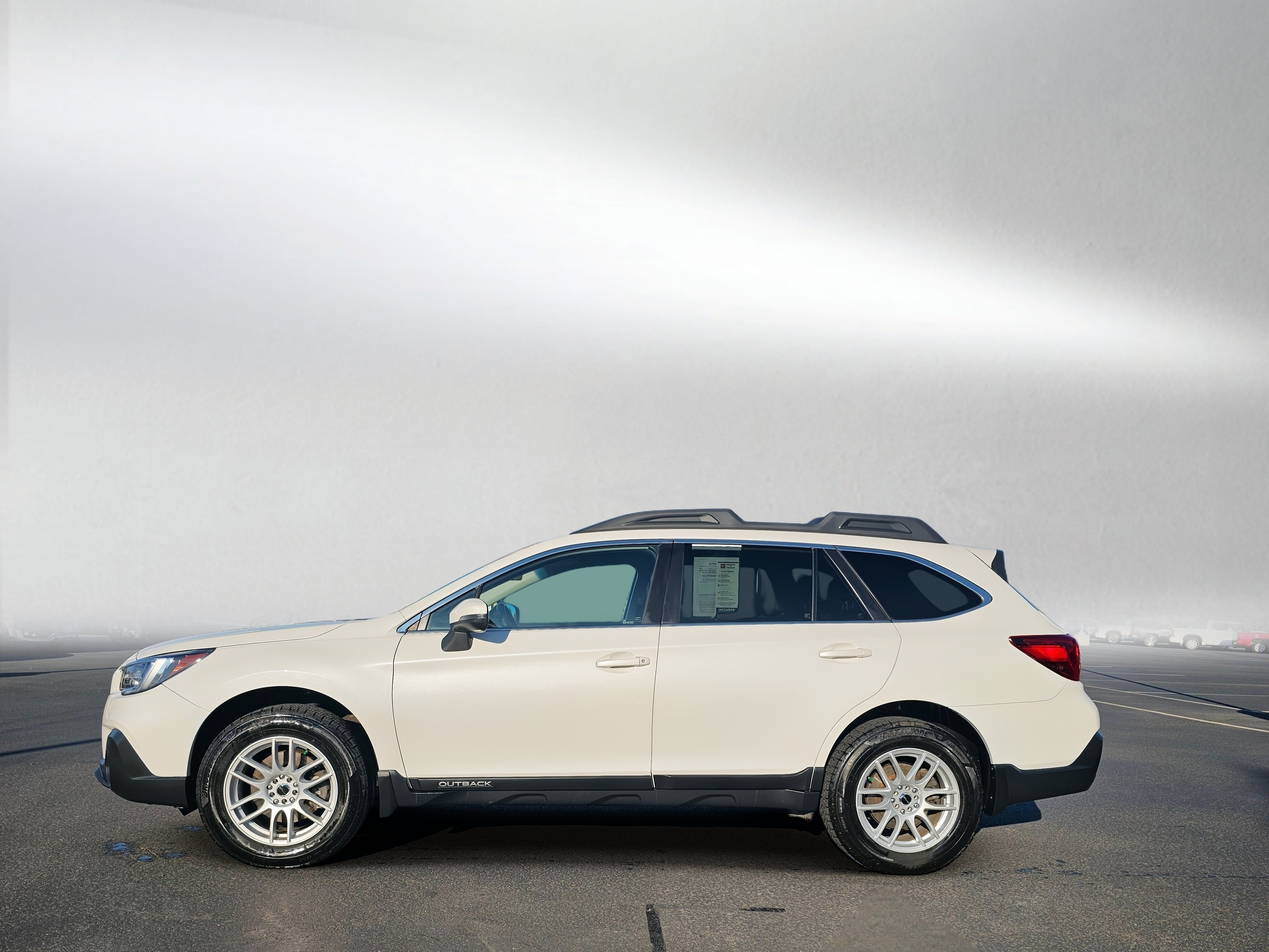 Used 2018 Subaru Outback 2.5i Limited AWD/4WD image 2