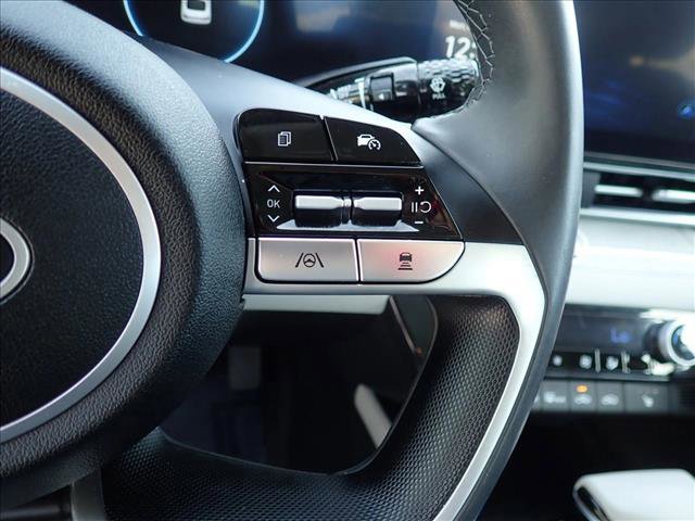 Used 2025 Hyundai Elantra Limited image 15