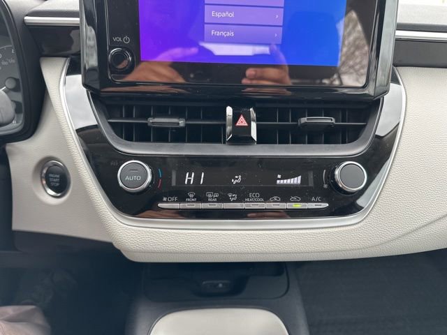 Used 2025 Toyota Corolla LE w/ LE Premium Package image 35