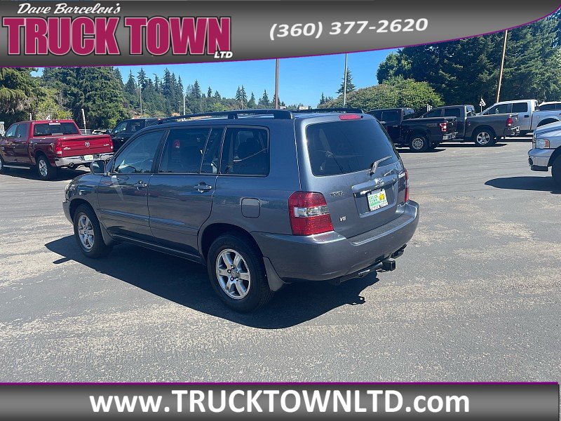 Used 2005 Toyota Highlander 2WD V6 w/ Appearance Pkg image 3