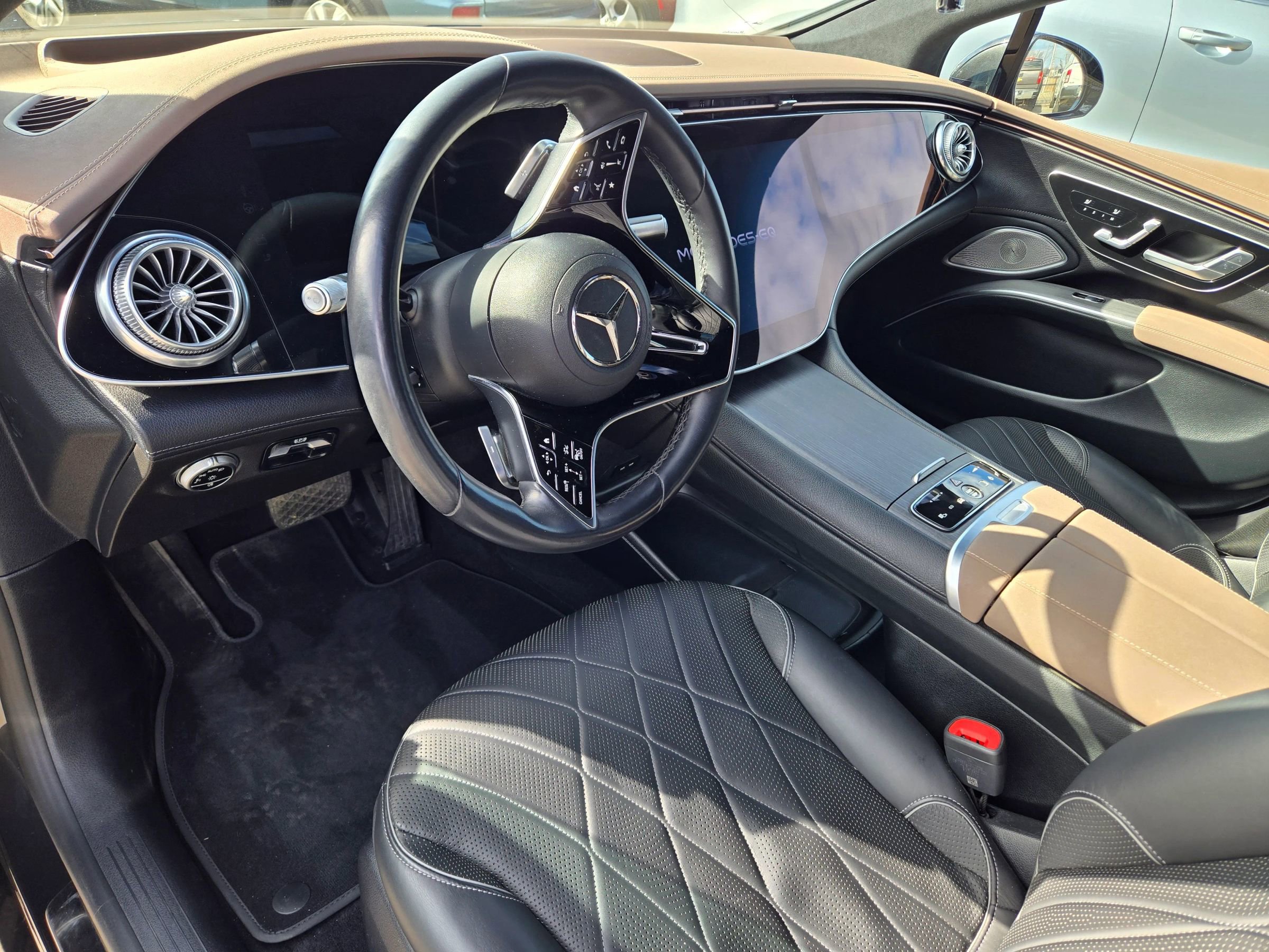 Used 2023 Mercedes-Benz EQS 580 4MATIC Sedan w/ Exclusive Trim Package image 39