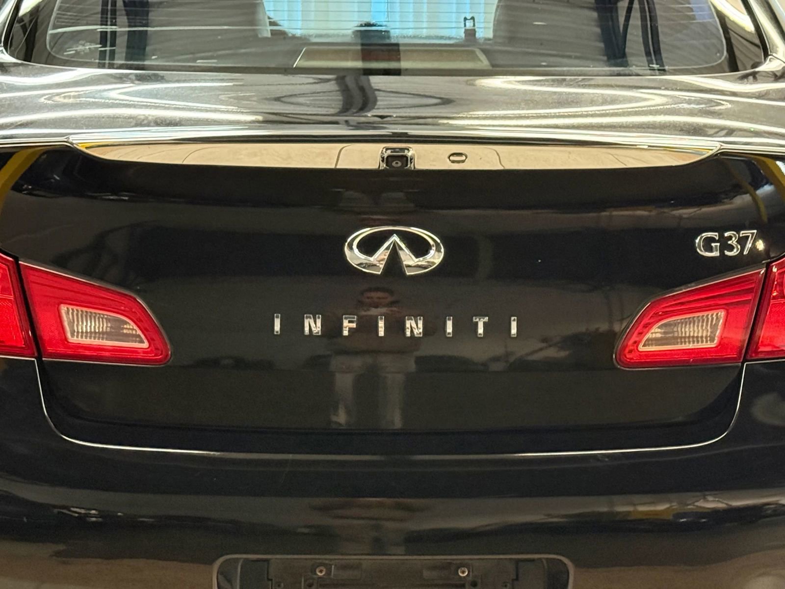 Used 2011 INFINITI G37 Journey image 11