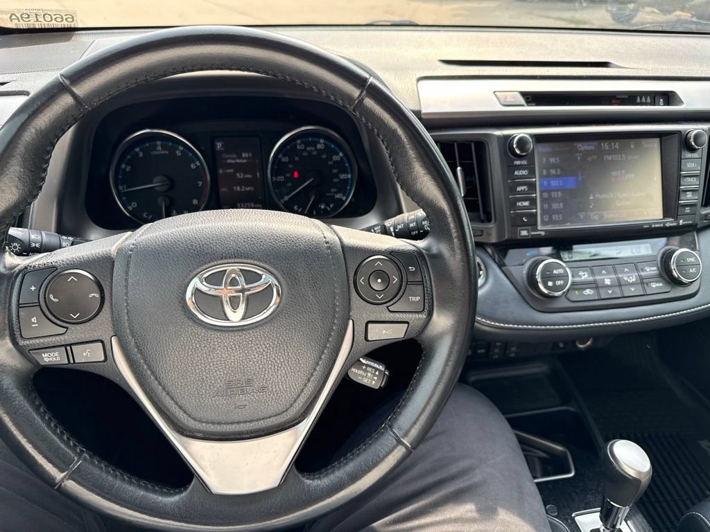 Used 2018 Toyota RAV4 Limited w/ Advanced Technology Package AWD/4WD image 17