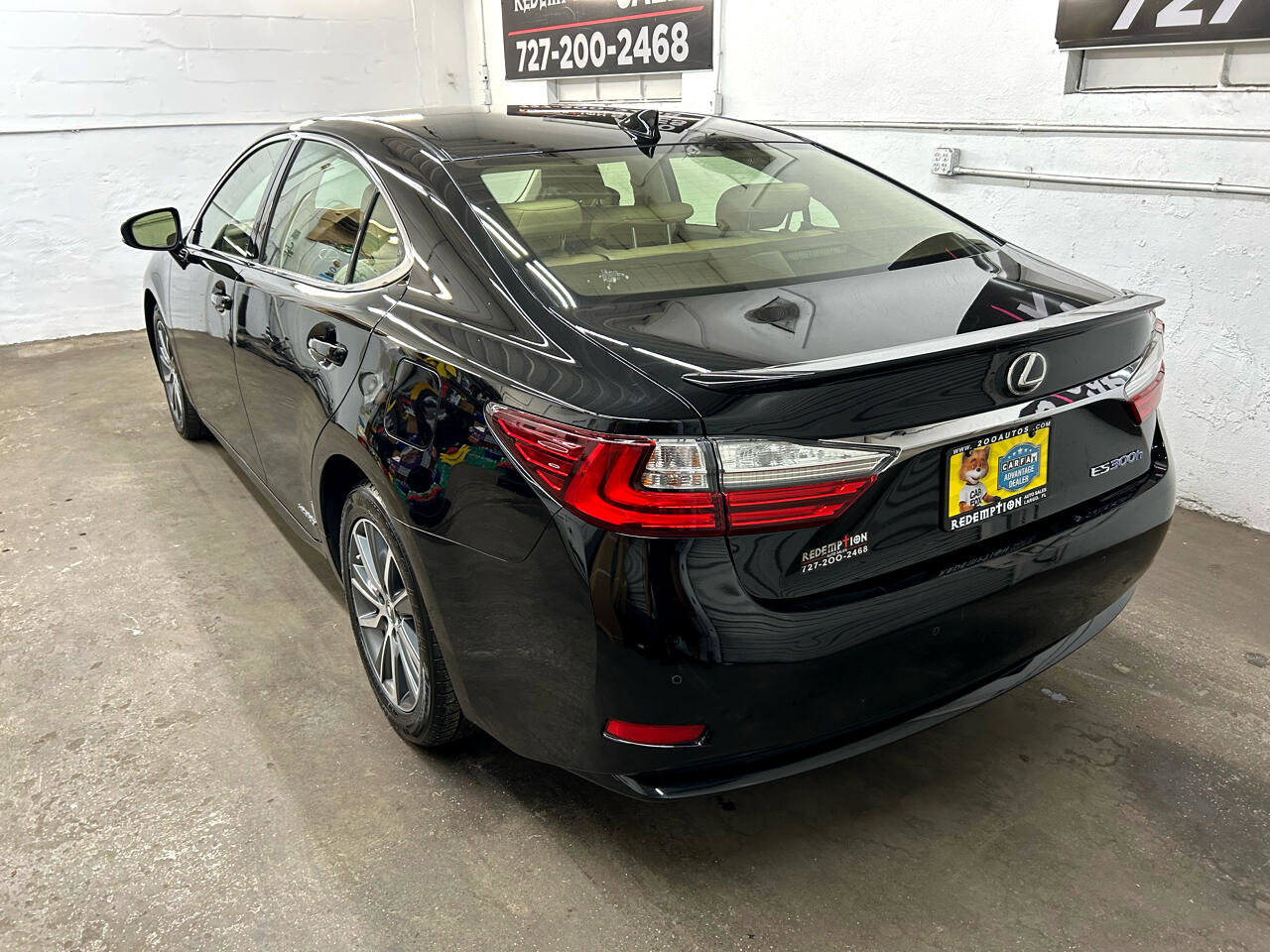 Used 2017 Lexus ES 300h image 4