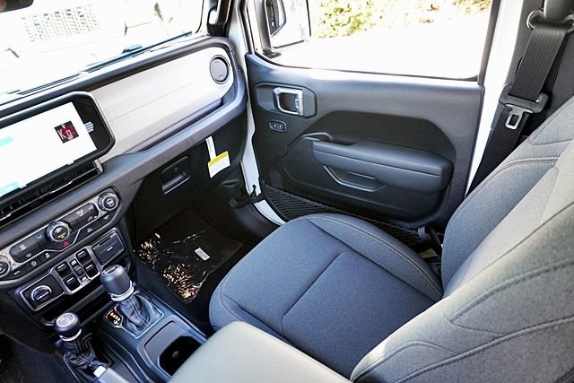 New 2026 Jeep Wrangler Unlimited Sport S image 27