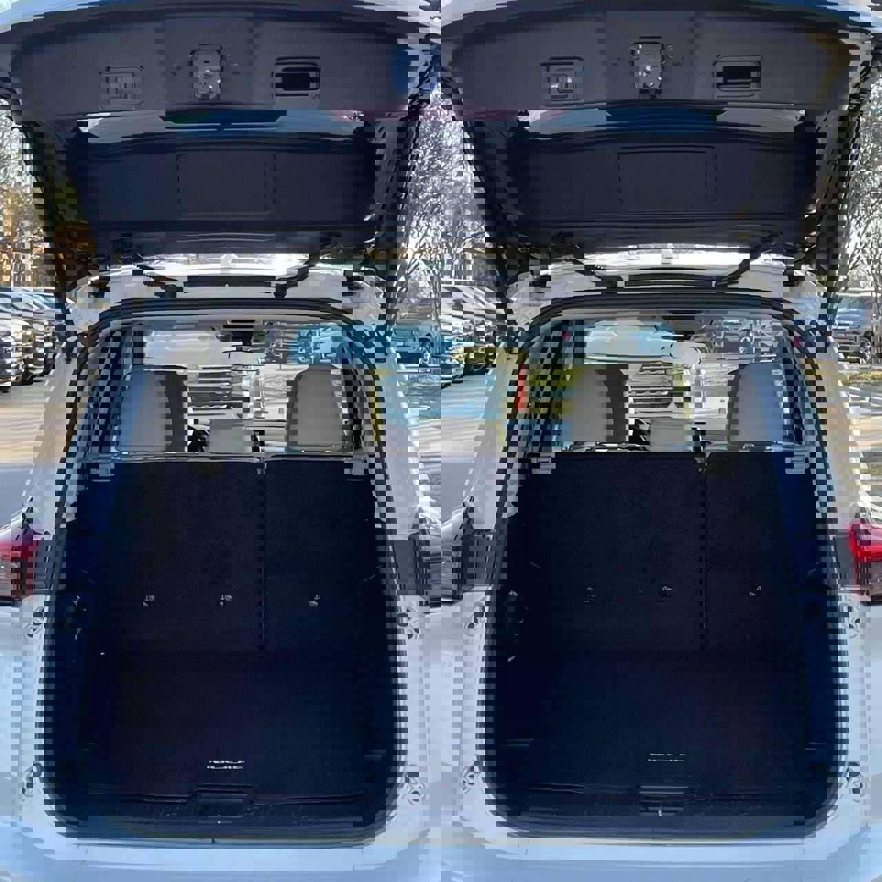 Used 2025 Nissan Rogue SV image 25