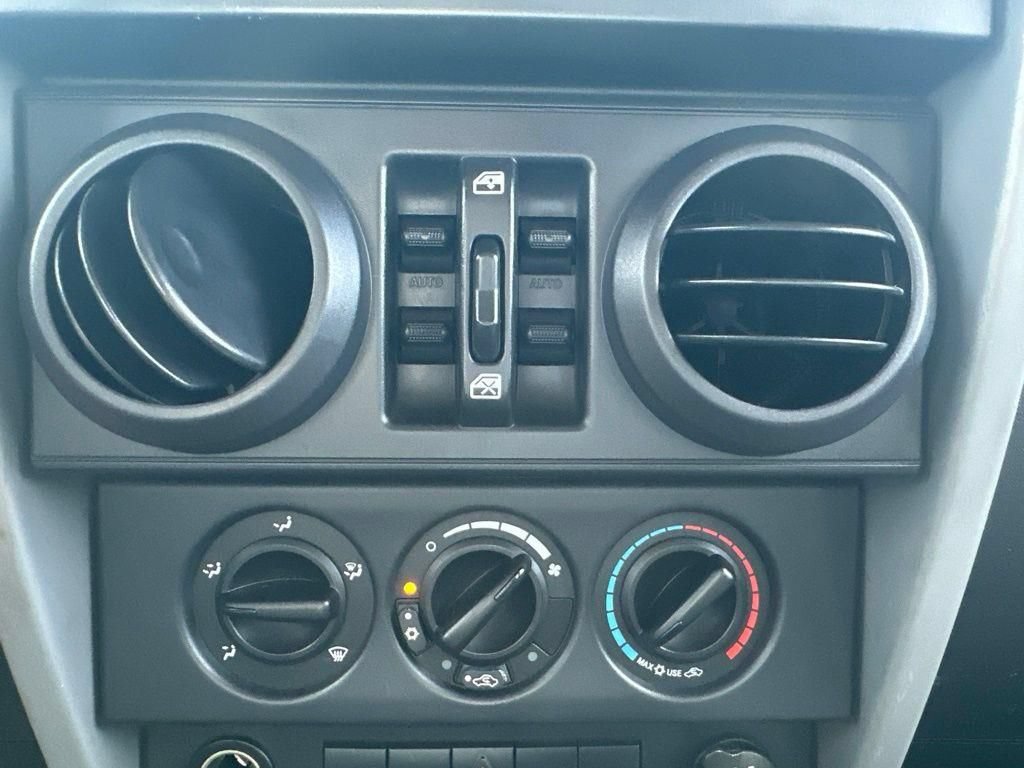 Used 2009 Jeep Wrangler Unlimited X AWD/4WD image 30