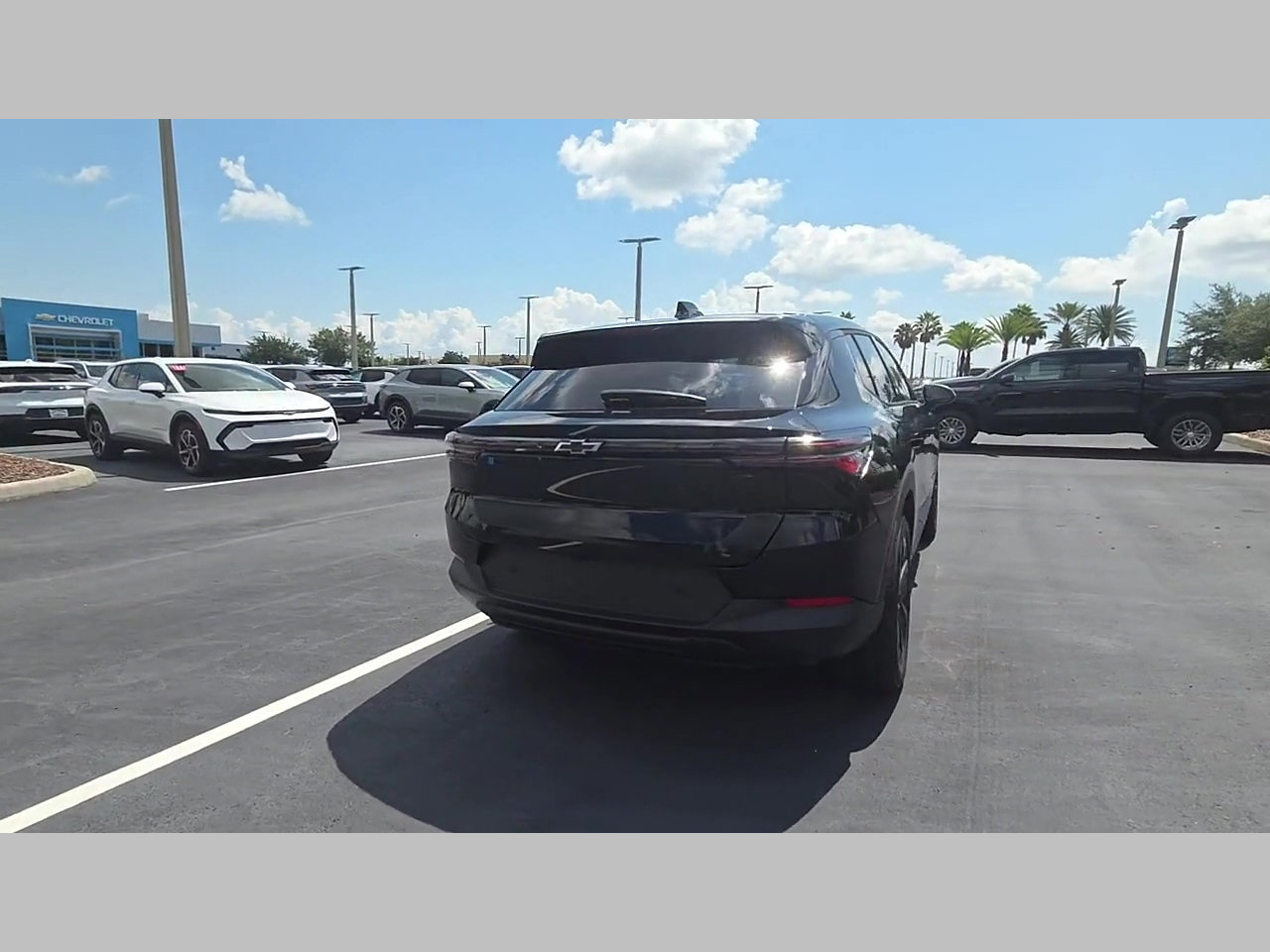 New 2026 Chevrolet Equinox EV LT w/ Midnight Package FWD image 17