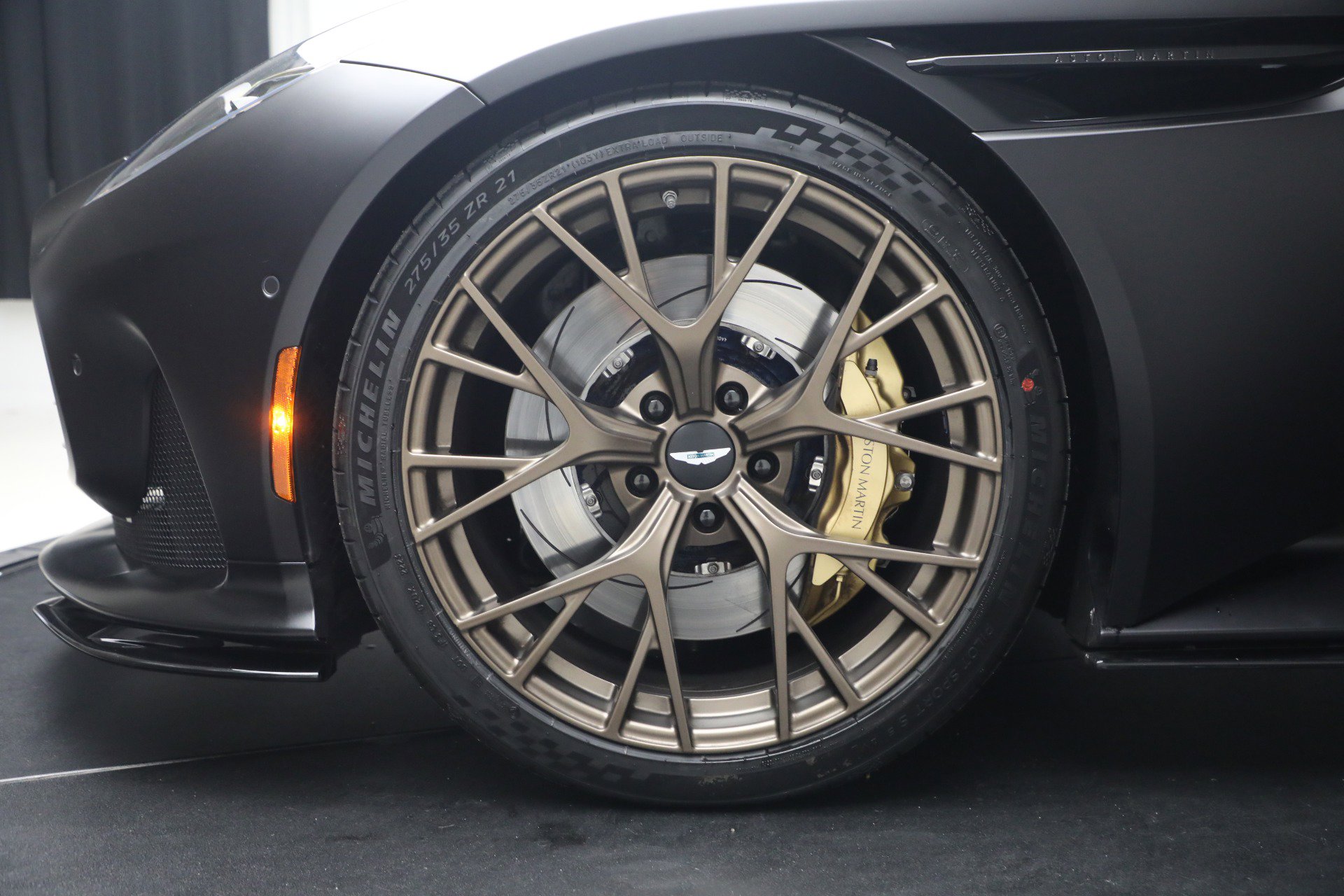 Used 2024 Aston Martin DB12 Convertible RWD image 50