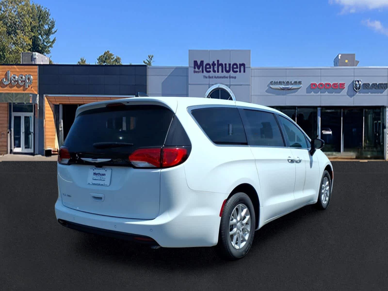 New 2026 Chrysler Voyager LX FWD image 7