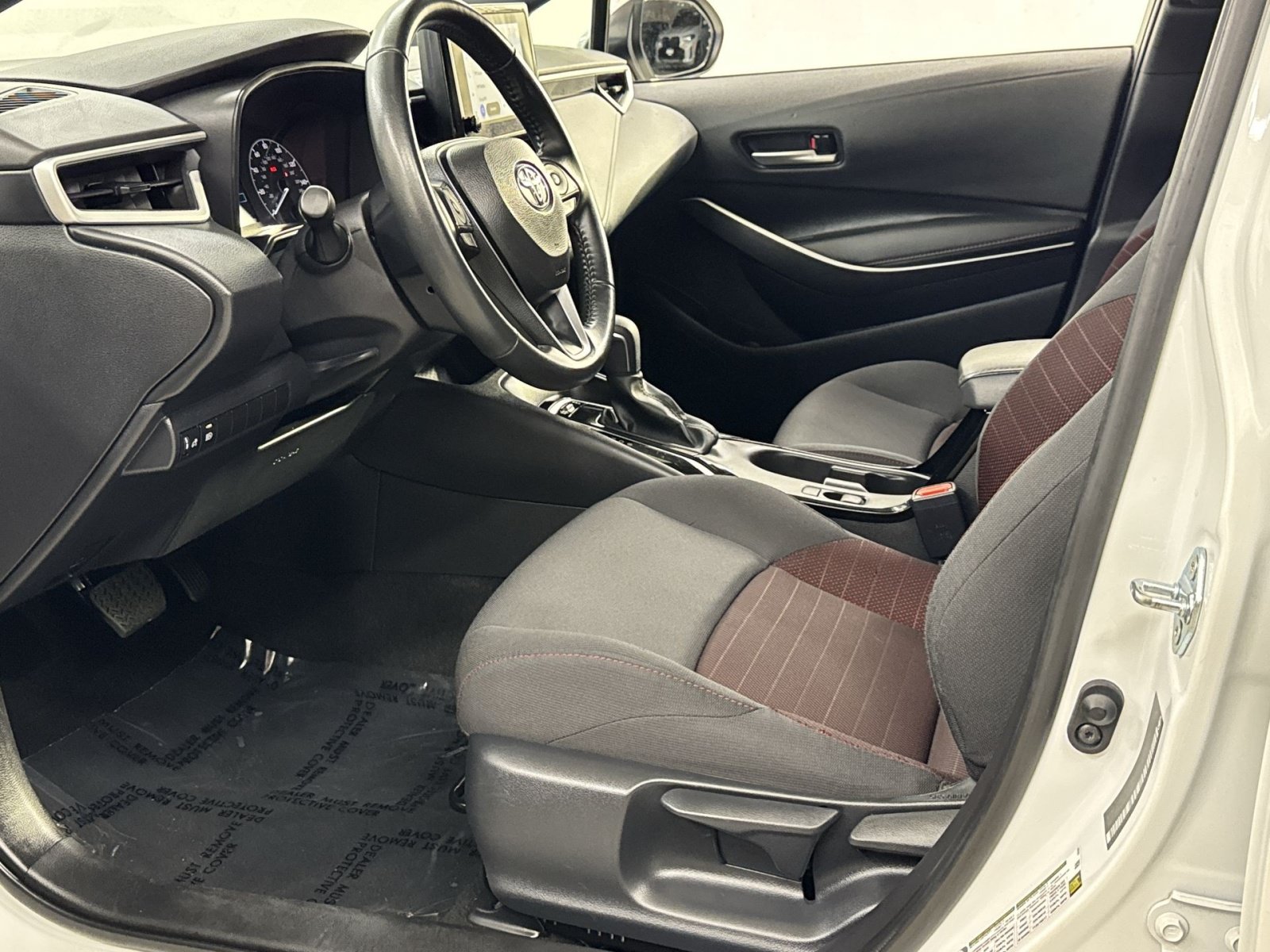 Used 2025 Toyota Corolla SE FWD image 16