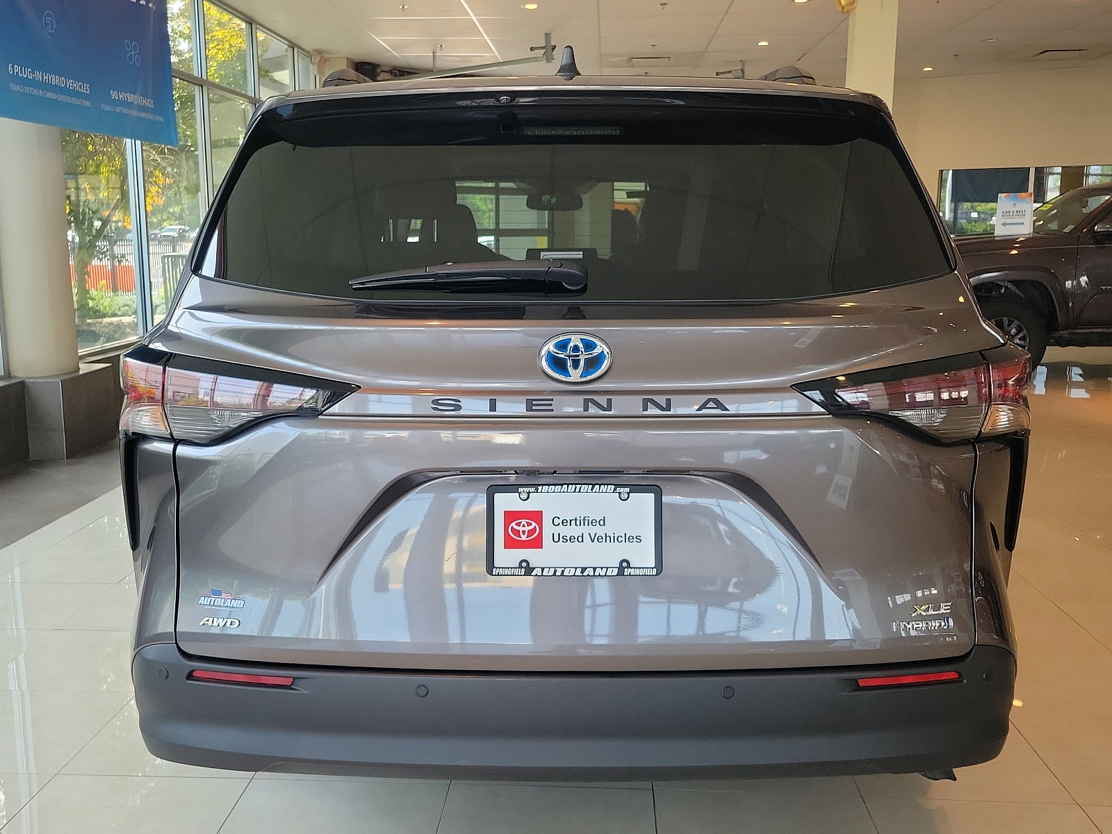 Certified 2023 Toyota Sienna XLE image 5