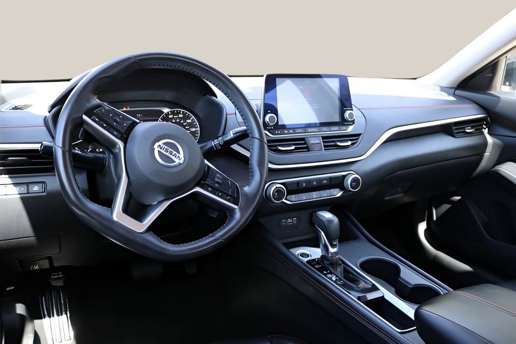 Used 2020 Nissan Altima 2.5 SR FWD image 13