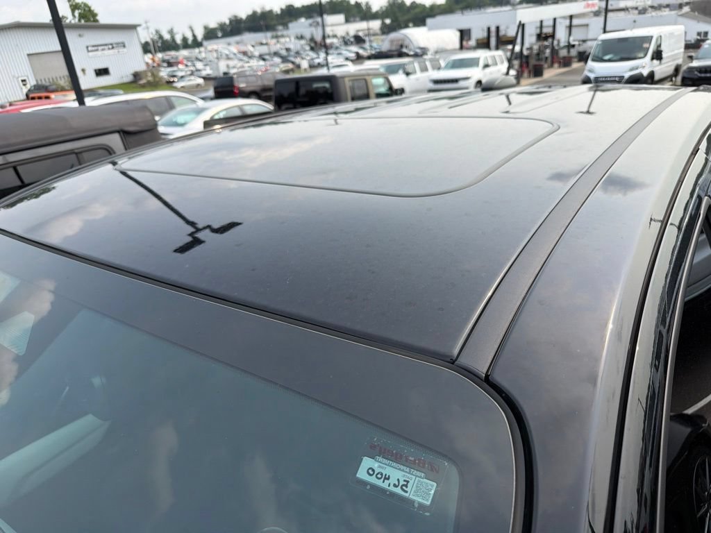 Used 2024 GMC Canyon AT4X AWD/4WD image 5