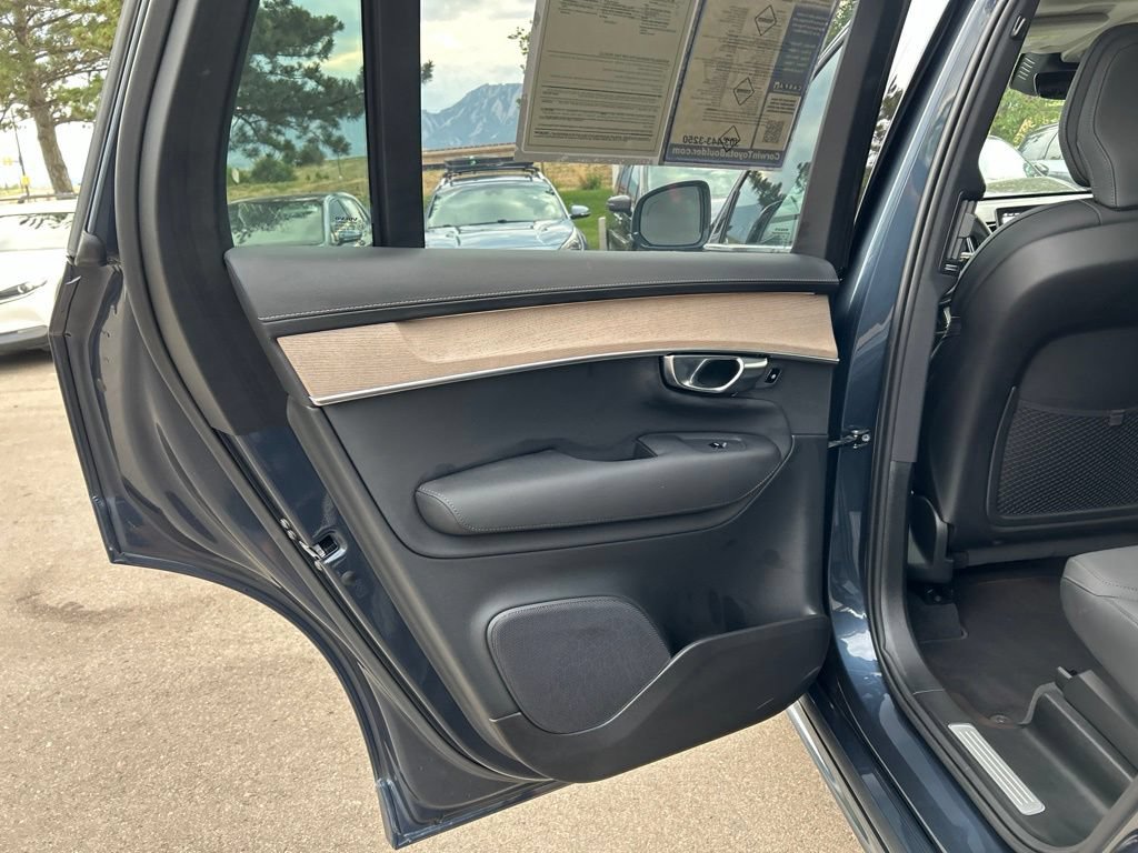 Used 2025 Volvo XC90 B6 Plus AWD/4WD image 18