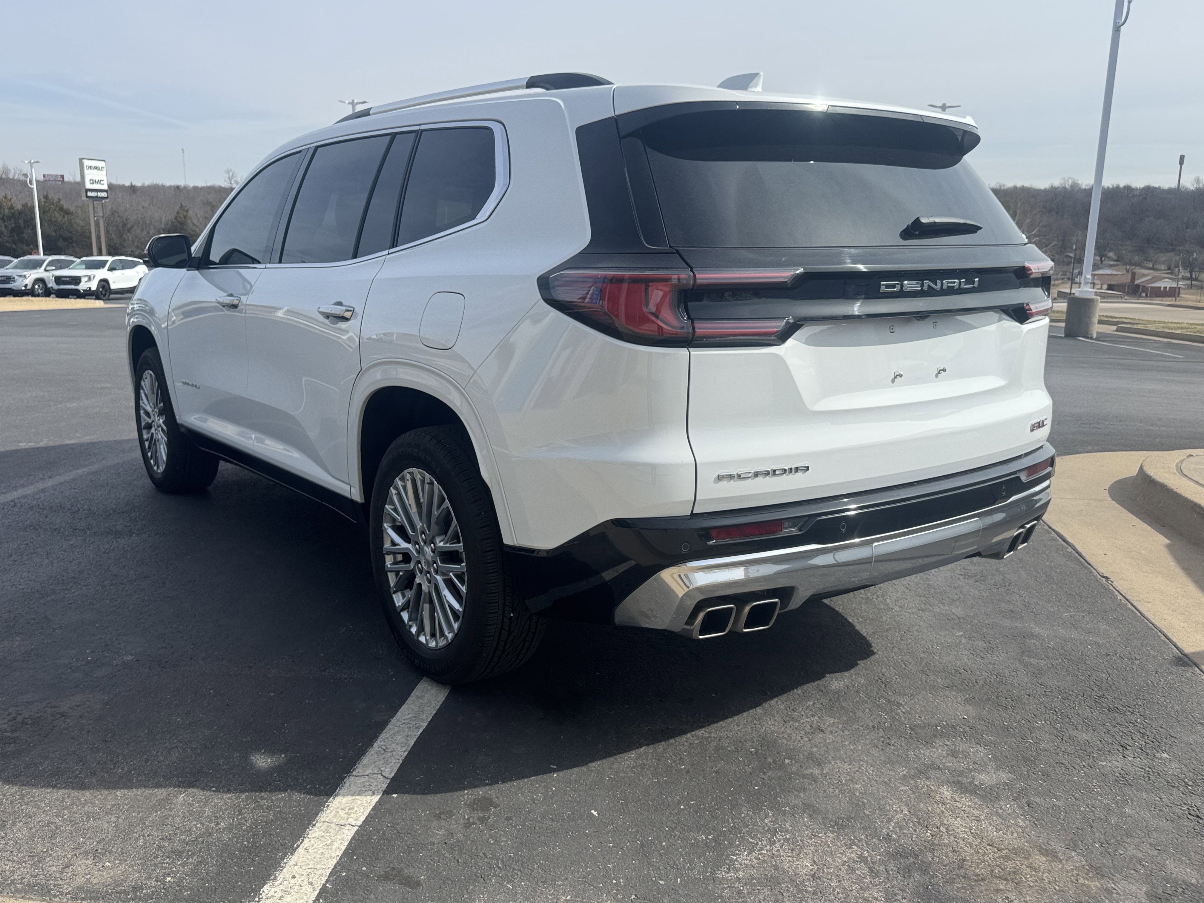 Used 2025 GMC Acadia Denali image 3