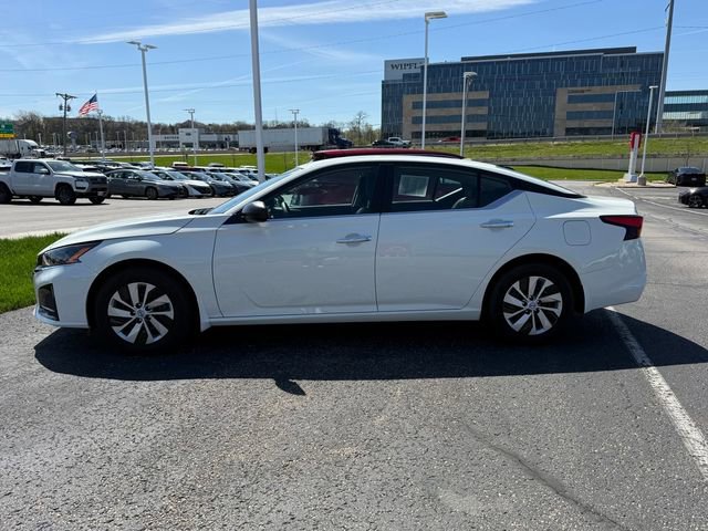 Certified 2025 Nissan Altima 2.5 S FWD image 4