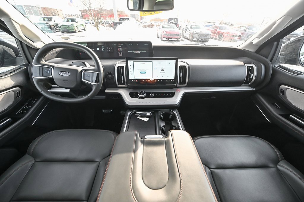 Certified 2025 Ford Expedition Active image 26