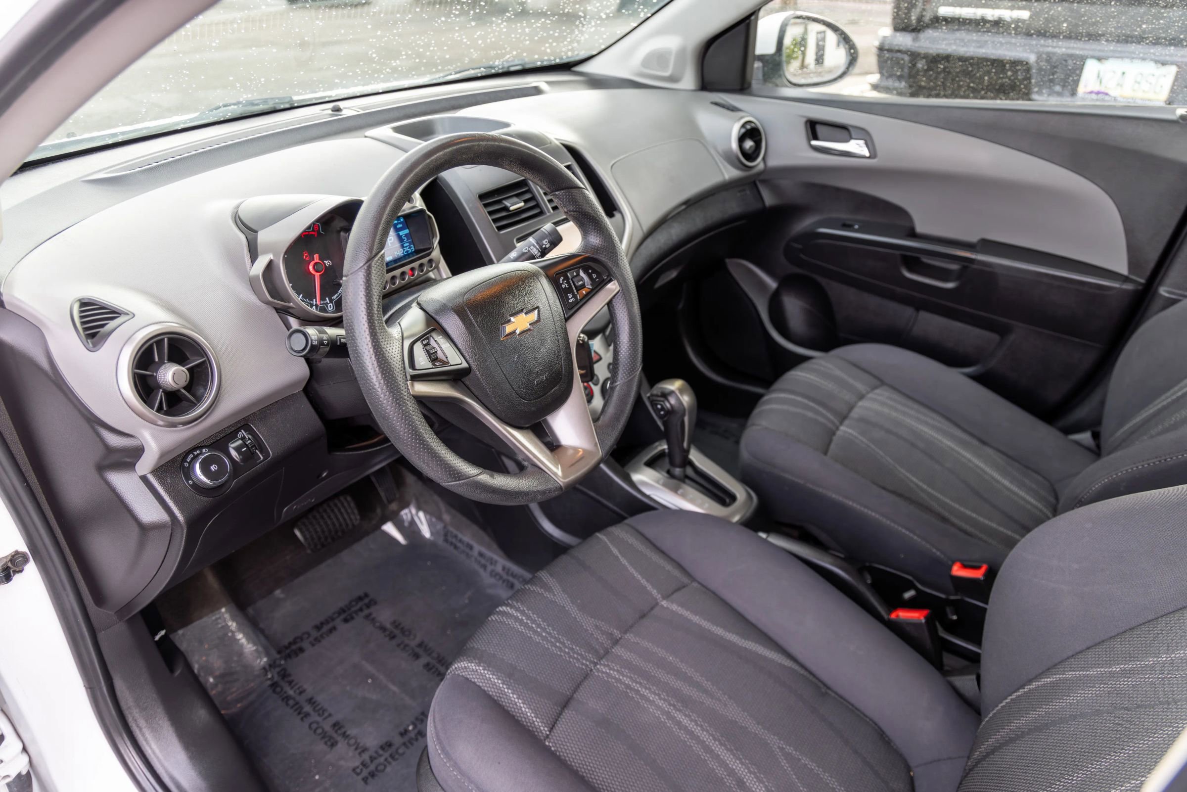 Used 2015 Chevrolet Sonic LT w/ Wheels and Fog Lamp Package FWD image 29