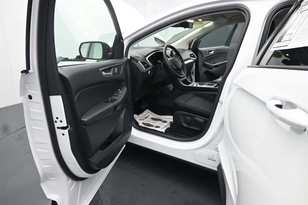 Used 2021 Ford Edge SE AWD/4WD image 13