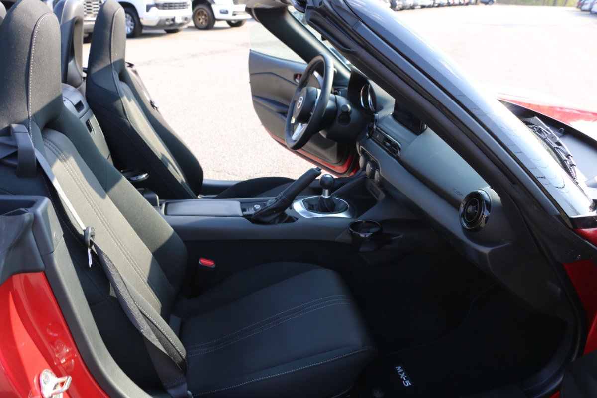 Used 2025 MAZDA MX-5 Miata Sport image 24