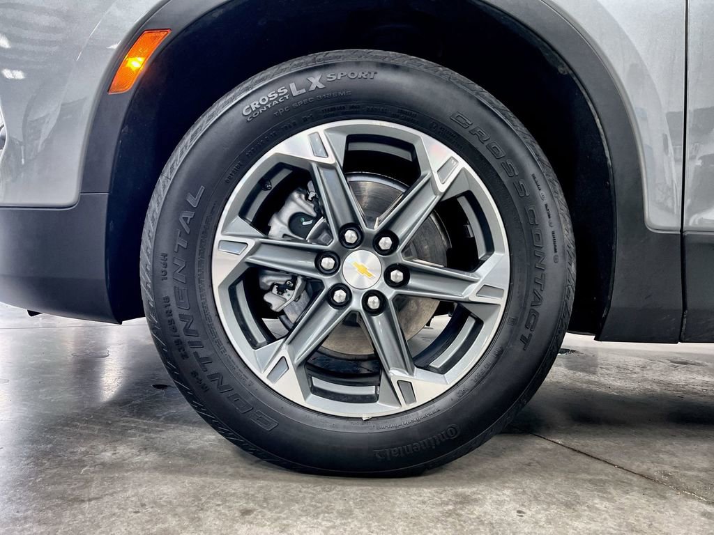 Used 2025 Chevrolet Blazer LT image 10